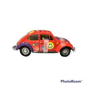 Road Signature 1:18 scale 1967 Flower Power Volkswagen VW Beetle Bug model 92078